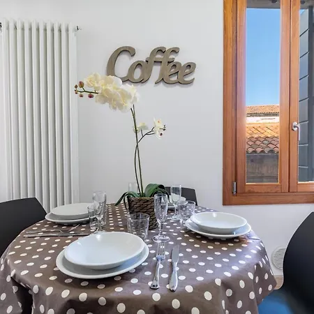 Sea To Sky By Wonderful Italy * Venecia