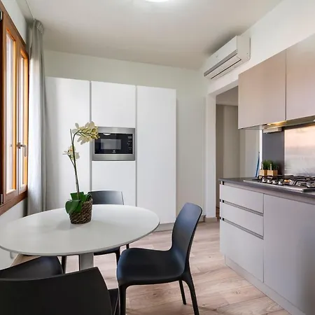 Sea To Sky By Wonderful Italy * Venecia