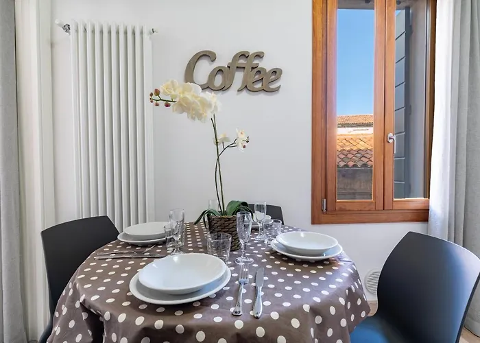 Sea To Sky By Wonderful Italy * Venetië